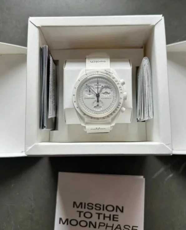 Snoopy x Omega Swatch SO33W700 – Midnight Collection