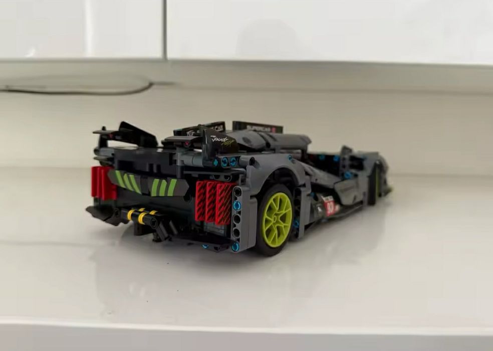 Конструктор автомобиль Technic PEUGEOT 1:14 Lego  1280 деталей 42156