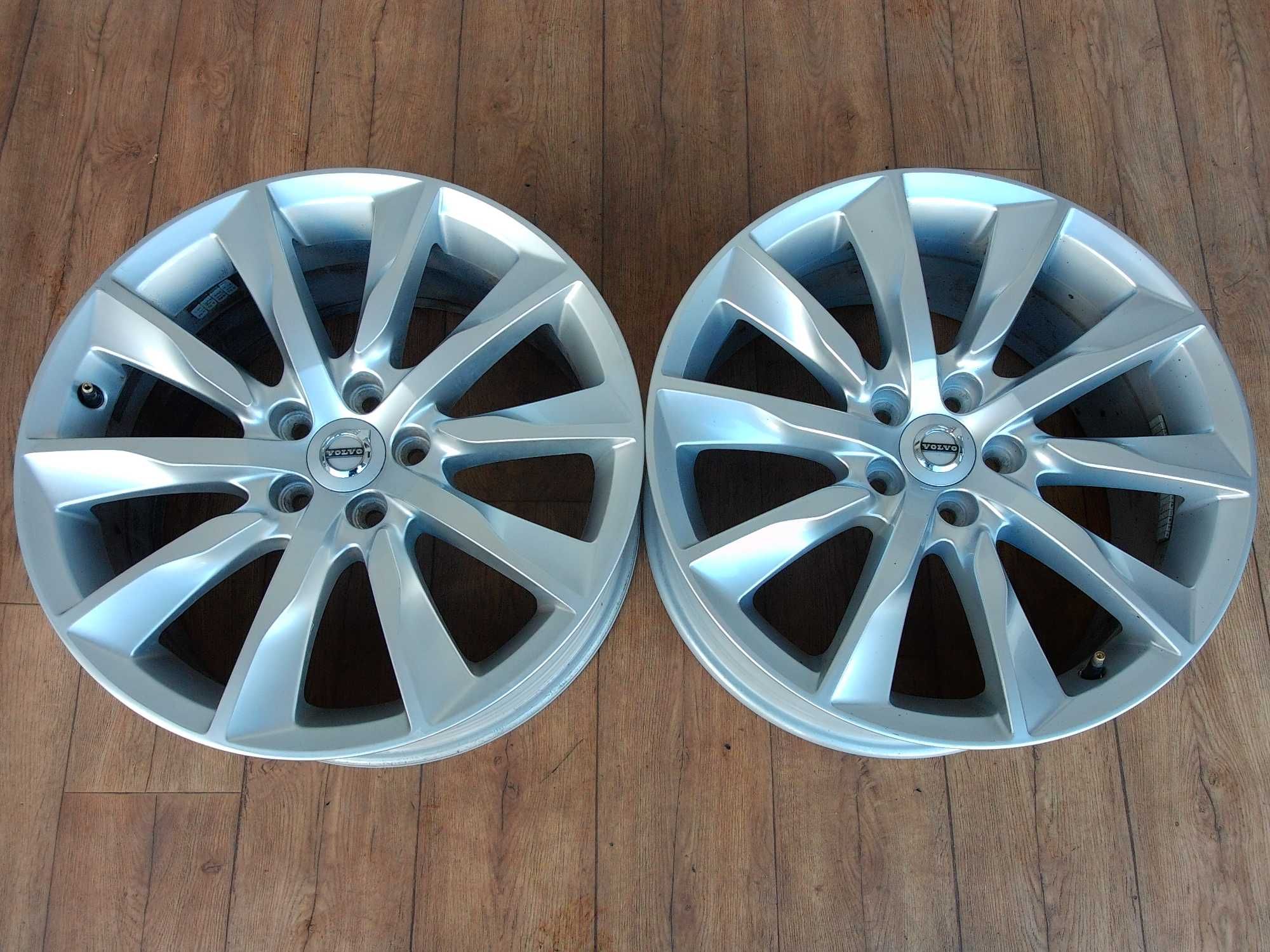Felgi Volvo V60 S60 V70 S90 V90 XC60 18 5x108 ET 42 ładne 2szt