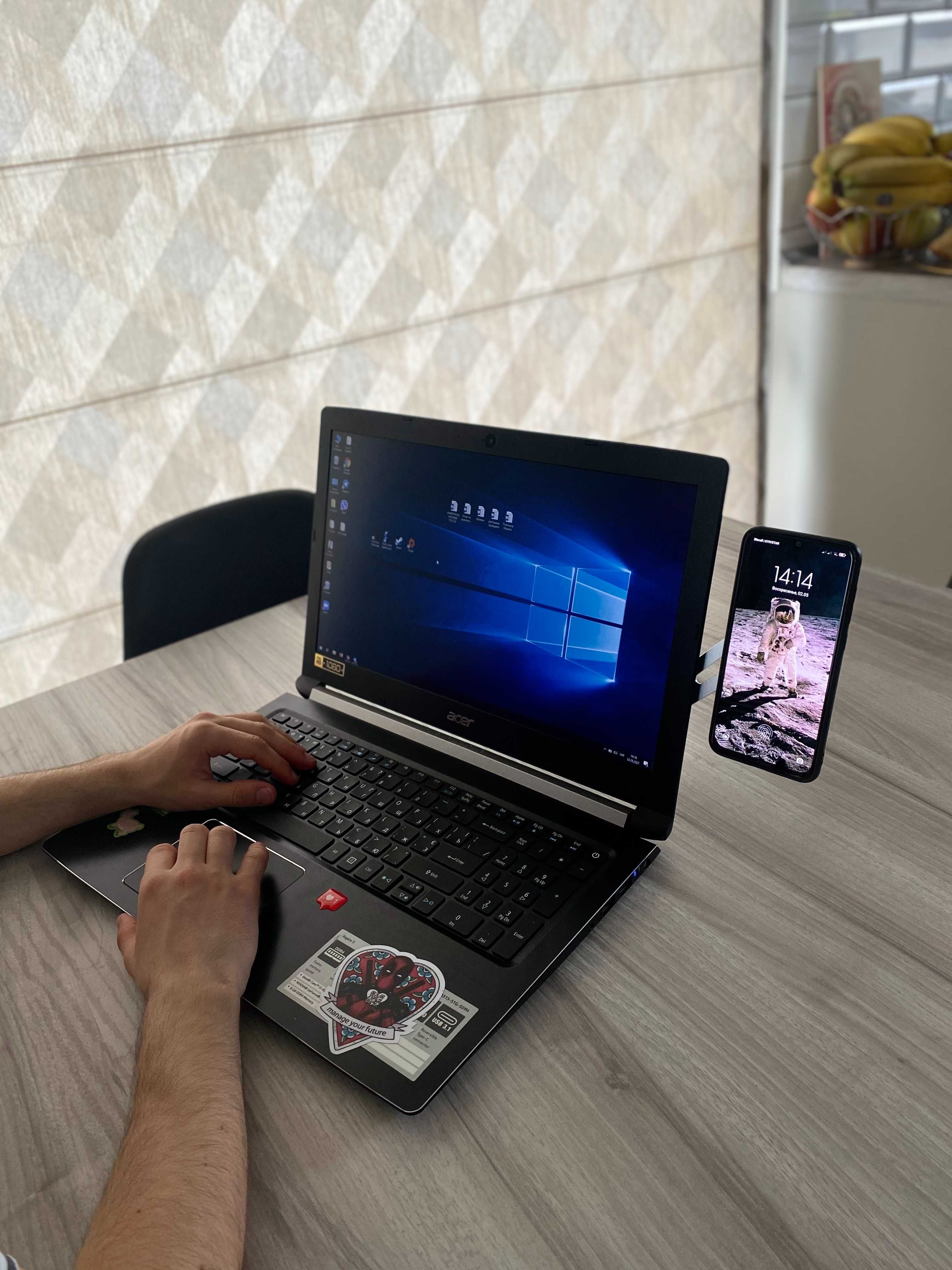 Держатель телефона на МакБук (MacBook) Подставка для телефона