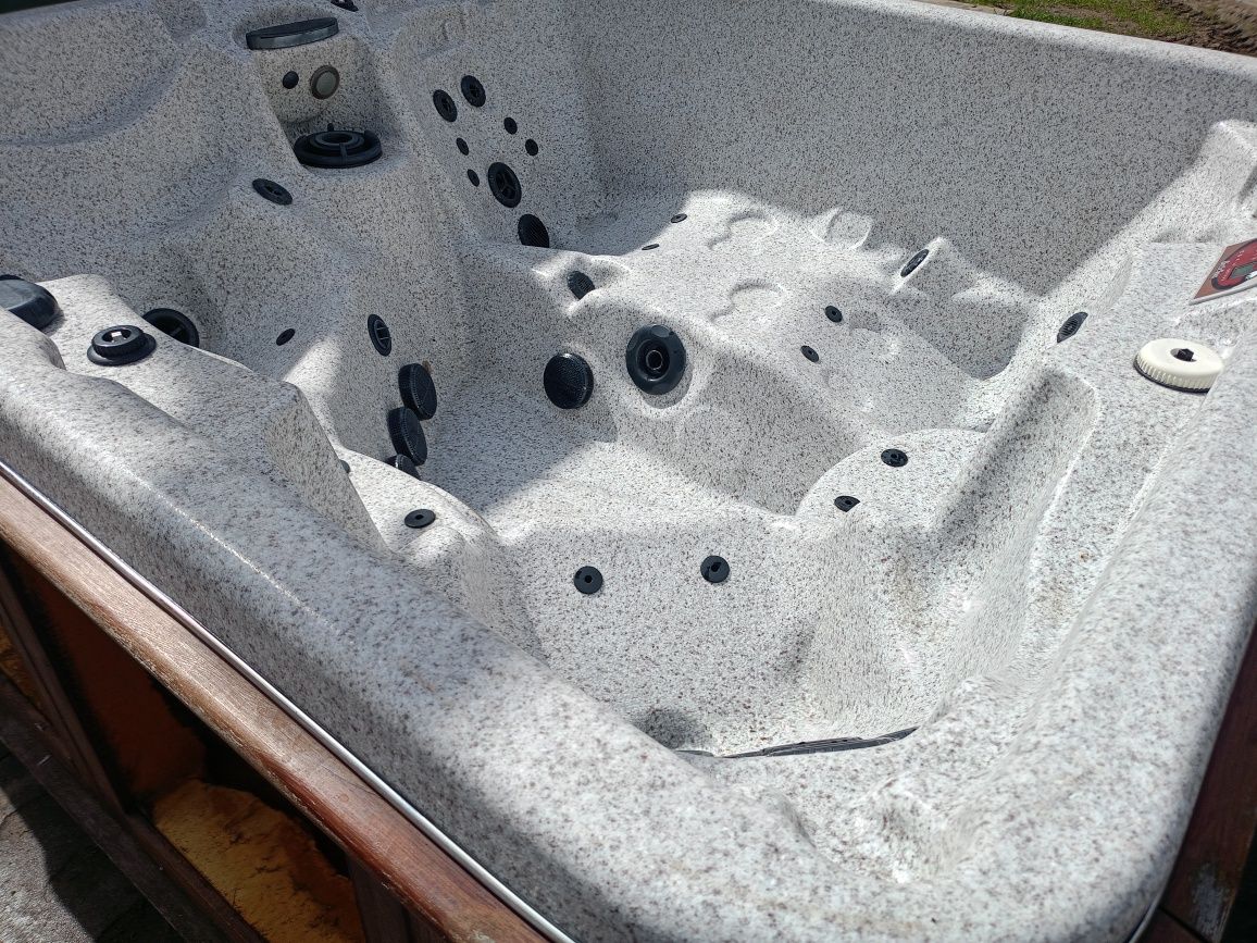 Jacuzzi ogrodowe całoroczne