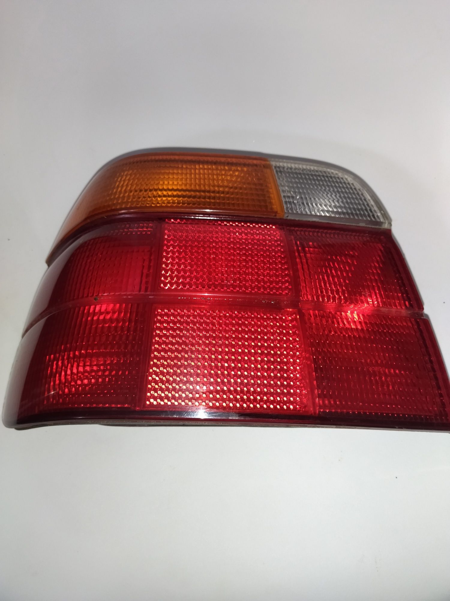 Lampa ,tył strona lewa BMW E36