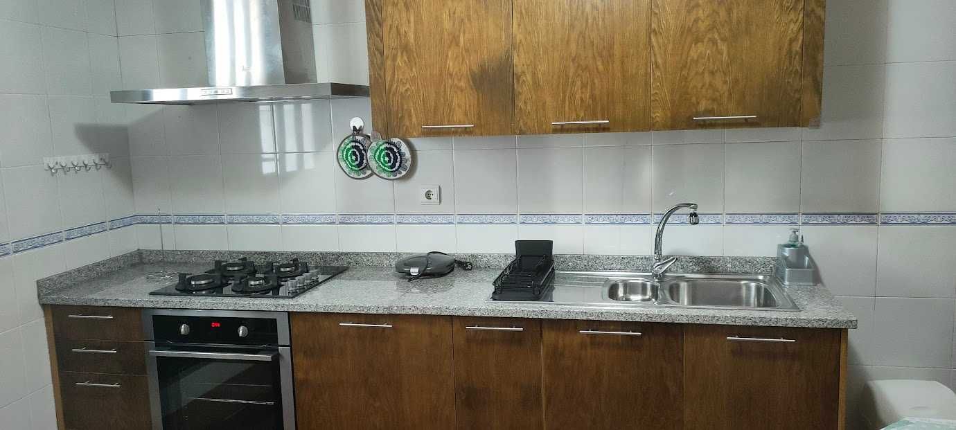 Excelente quarto Independente + serventia de cozinha em Ponte de Lima