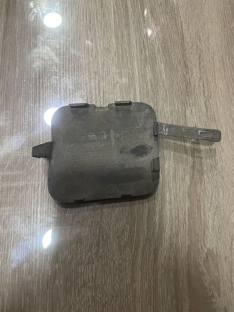 Продам заглушку бампера букс крюка Renaulr Dacia  оригінал 511803739R