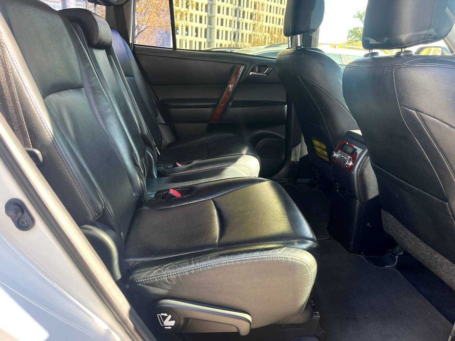 Toyota Highlander 2013 Офіційний без підкрасів