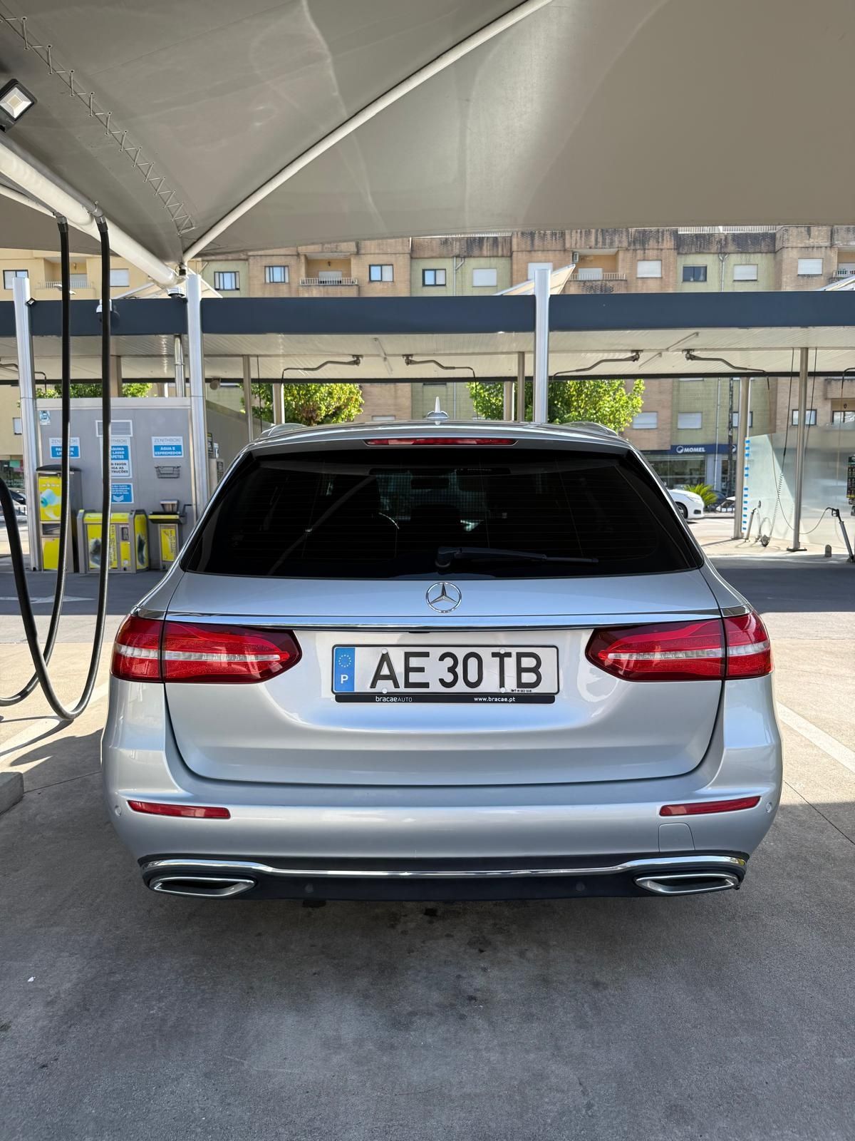 Mercedes-Benz E 220