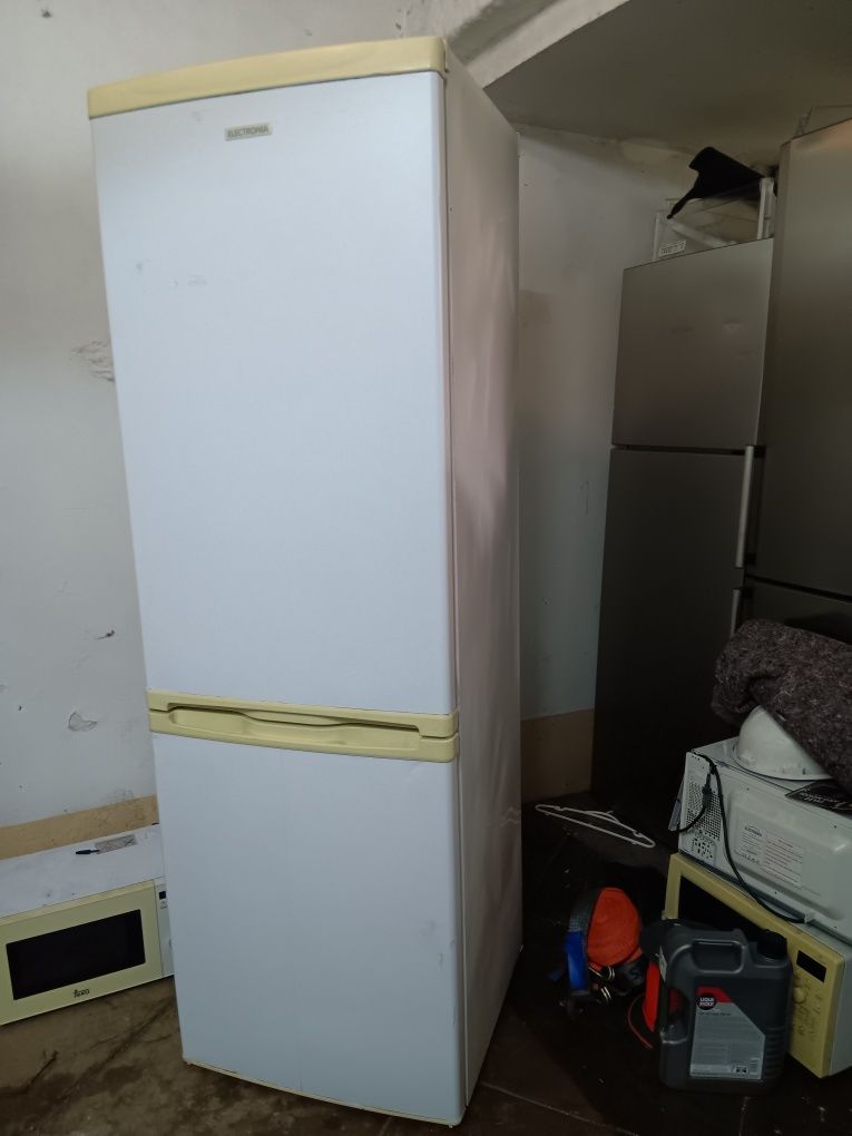 Frigorífico combinado Eletronia
