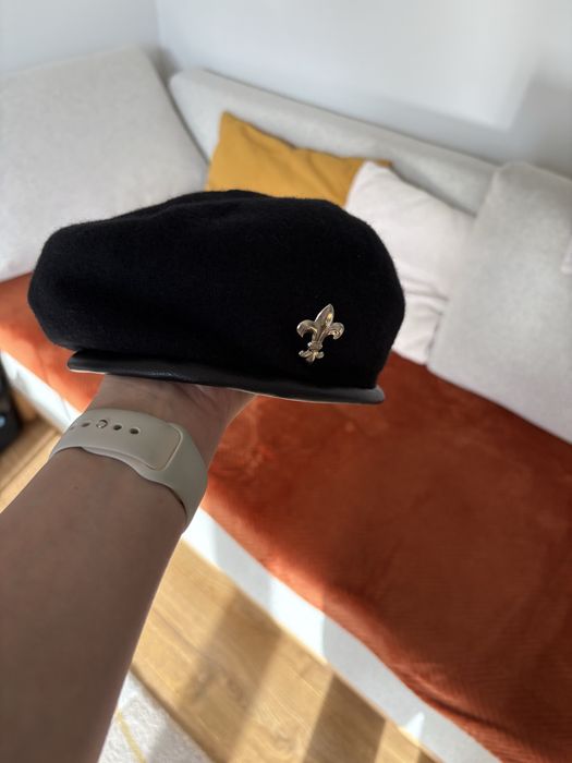 Beret harcerski czarny r. 58 plus lilijka jak NOWY