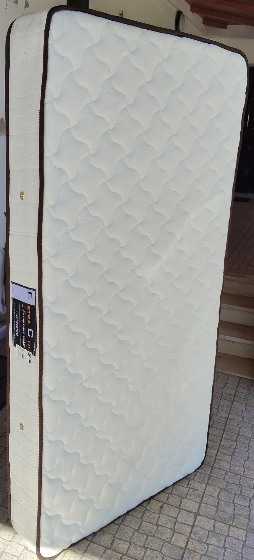 Colchão ortopédico, solteiro, 183x98x20cm