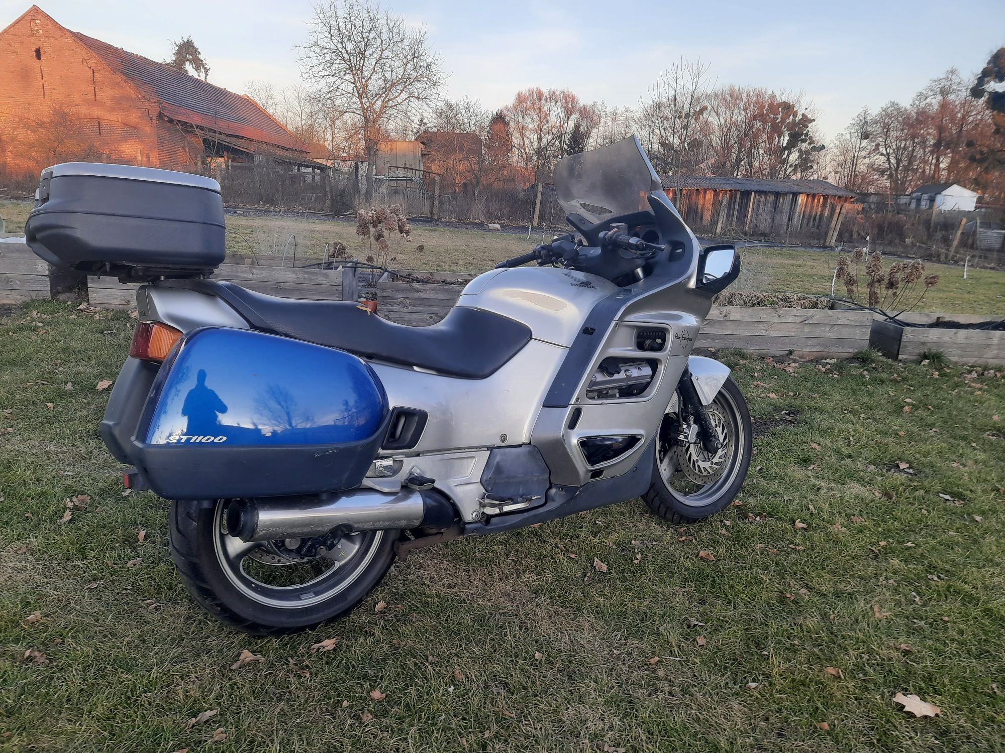 Honda paneutopean st1100