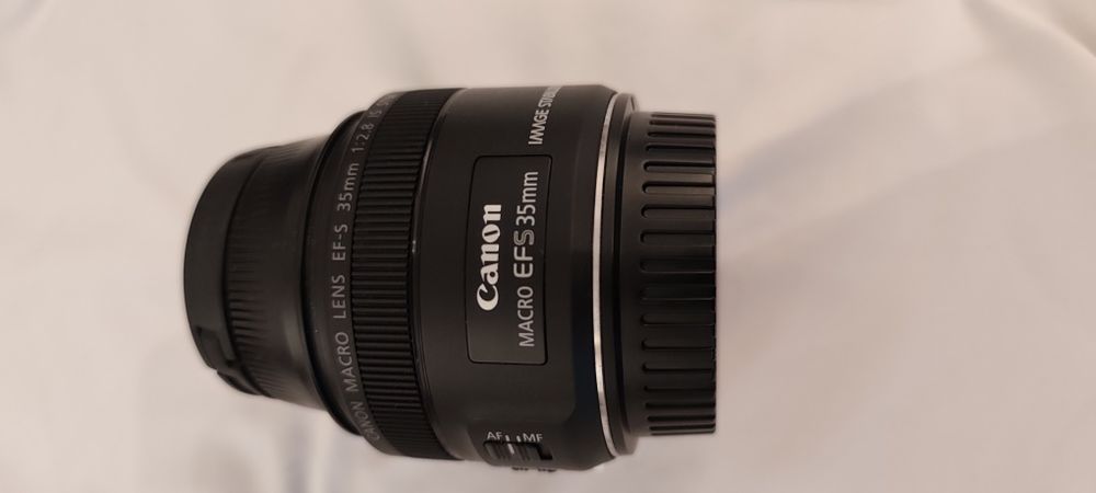 Canon Single Focus Macro Lens EF-S35mm F2.8 IS