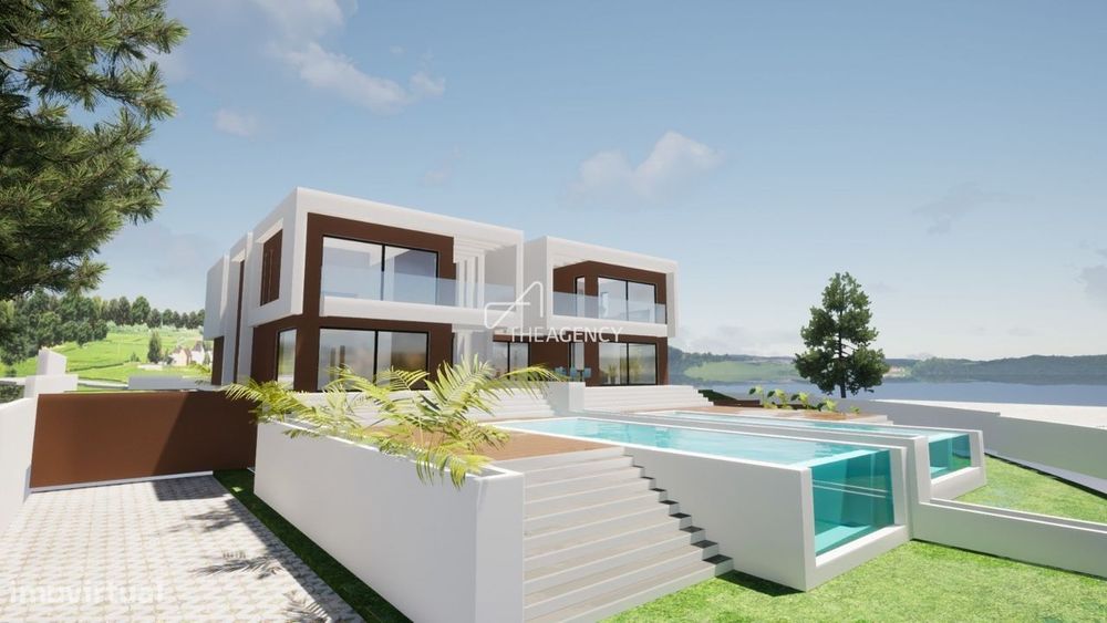 Moradia de Luxo T4/T5 com Piscina e Projeto aprovado na Península de T