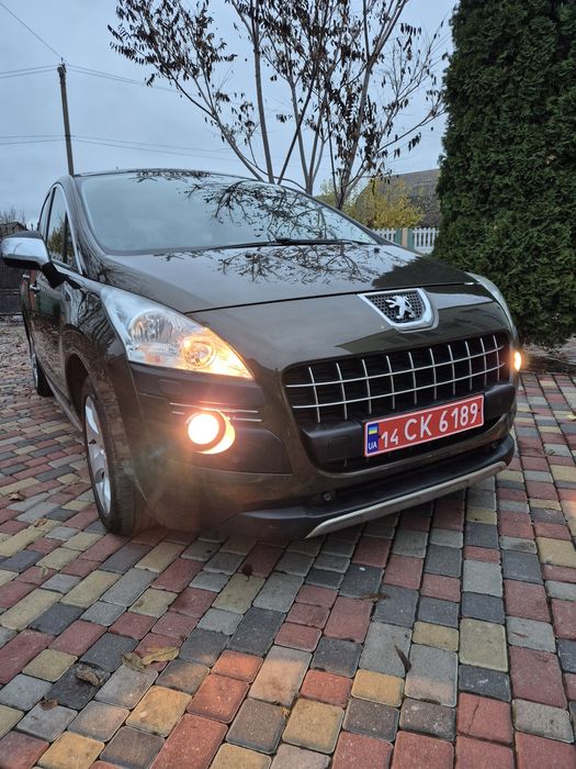 Автомобіль Пежо 3008