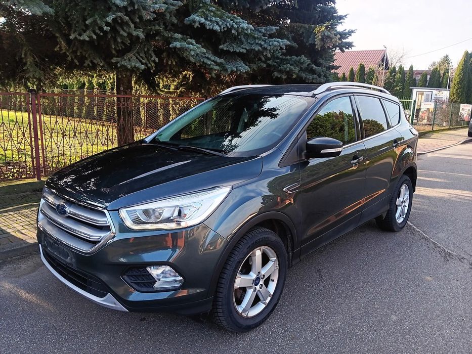 Ford Kuga Stan IDEALNY . Nowy ROZRZAD . Nowe opony . NAVIGACJA