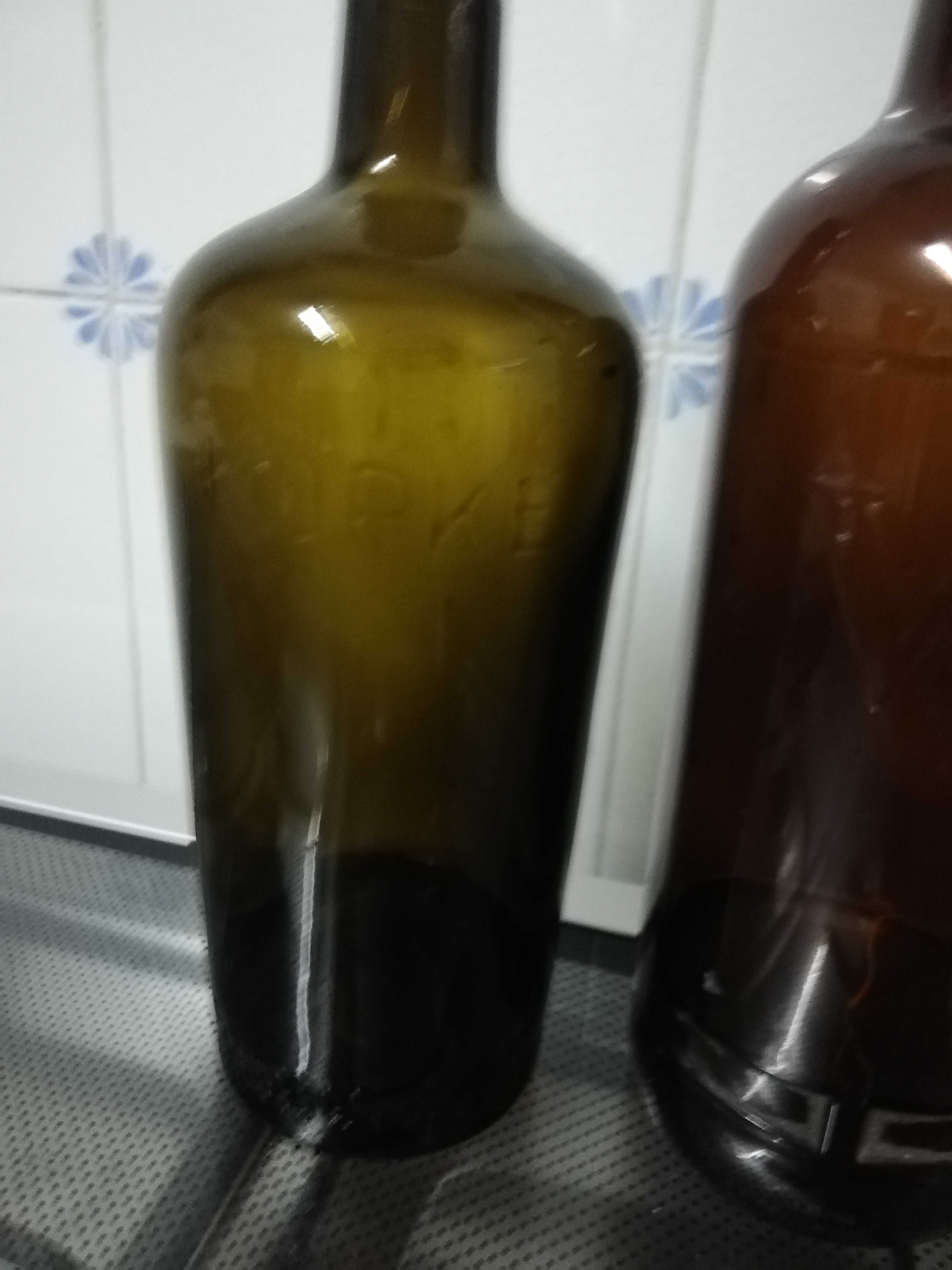 Garrafas antigas frisumo