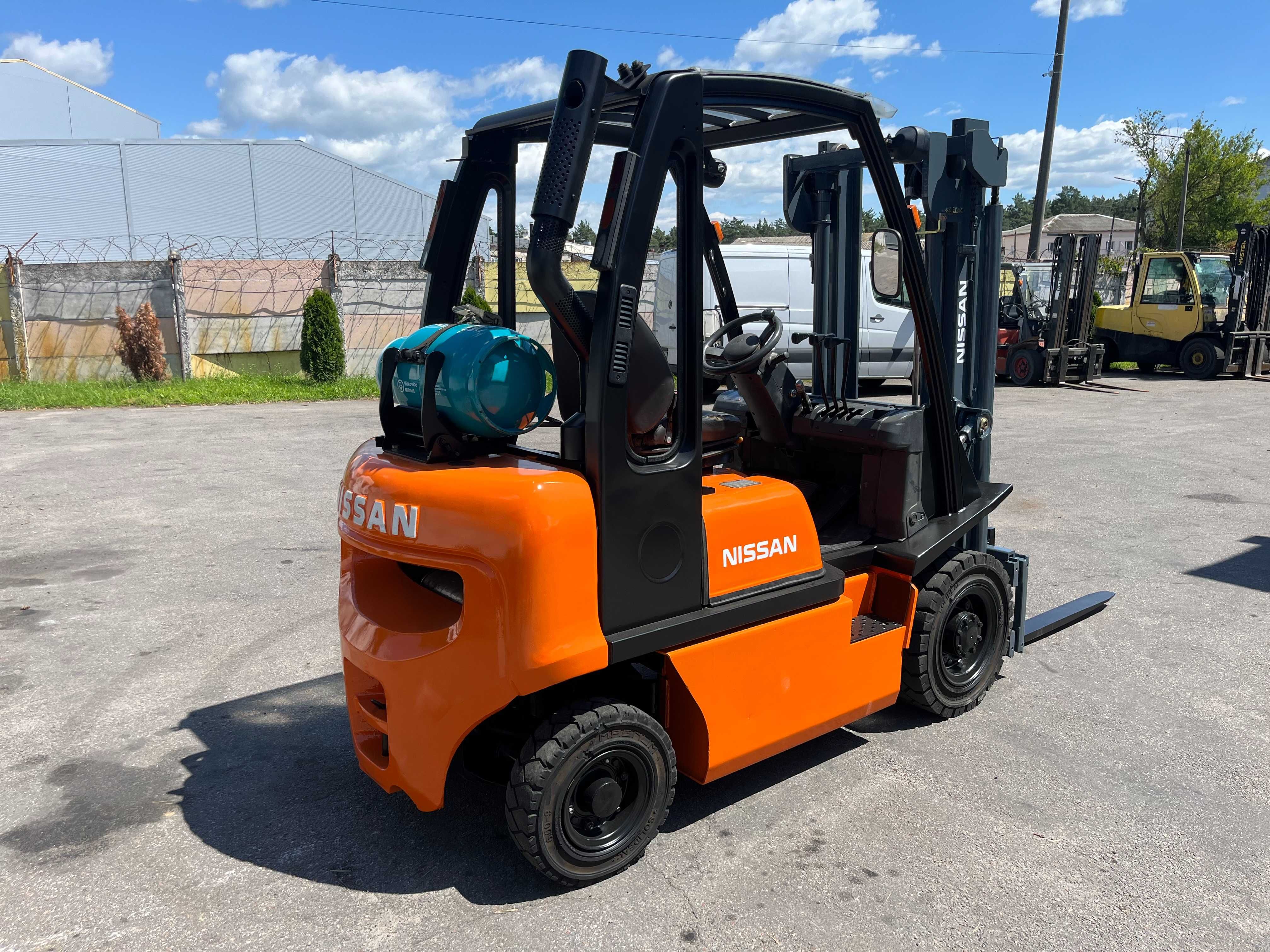 Навантажувач вилковий Nissan FG20