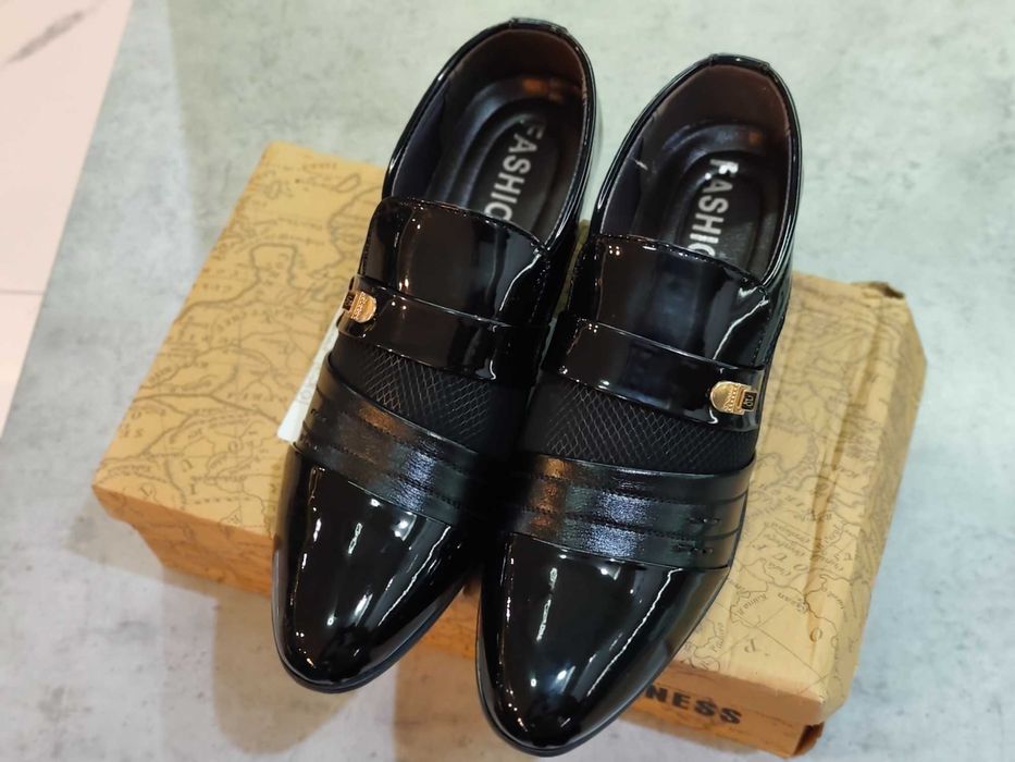 Туфлі чоловічі  43.5 евро розмір CN45 розмір дуже гарні