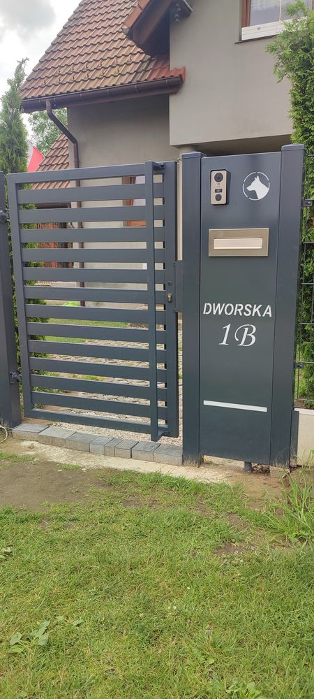 Slupek multimedialny multibox miultiskrzynka poczta slupek pocztowy