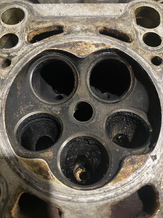 ГБЦ 1.8Т AWT під ремонт