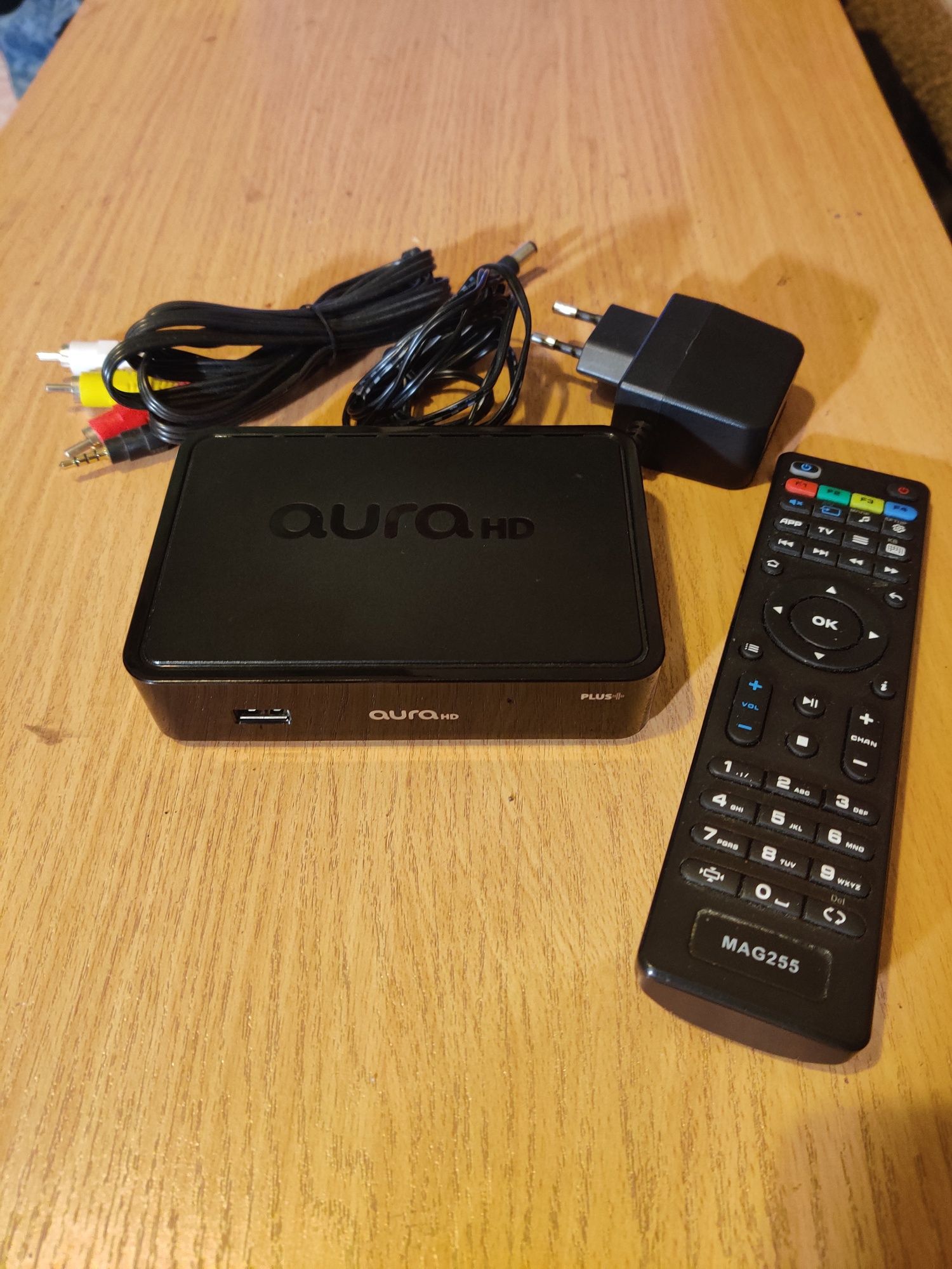 IP tv приставка Aura HD Plus+