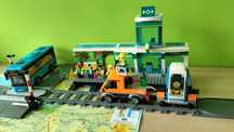 LEGO 60335 dworzec kolejowy autobus
