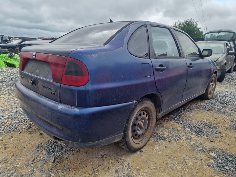 VW Golf 3 Polo Cordoba Ibiza 1.4 1.6 1.9 запчастини  розбірка