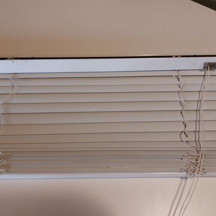 Żaluzja aluminiowa 25mm, alpejski biały. 905mm x 890mm