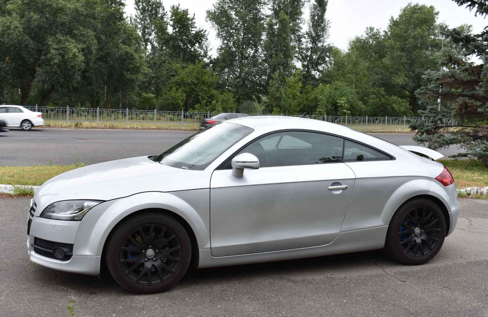 Ауди ТТ 2009г.в 2.0 TFSI S tronic (200 к.с.) Quattro • S-Line