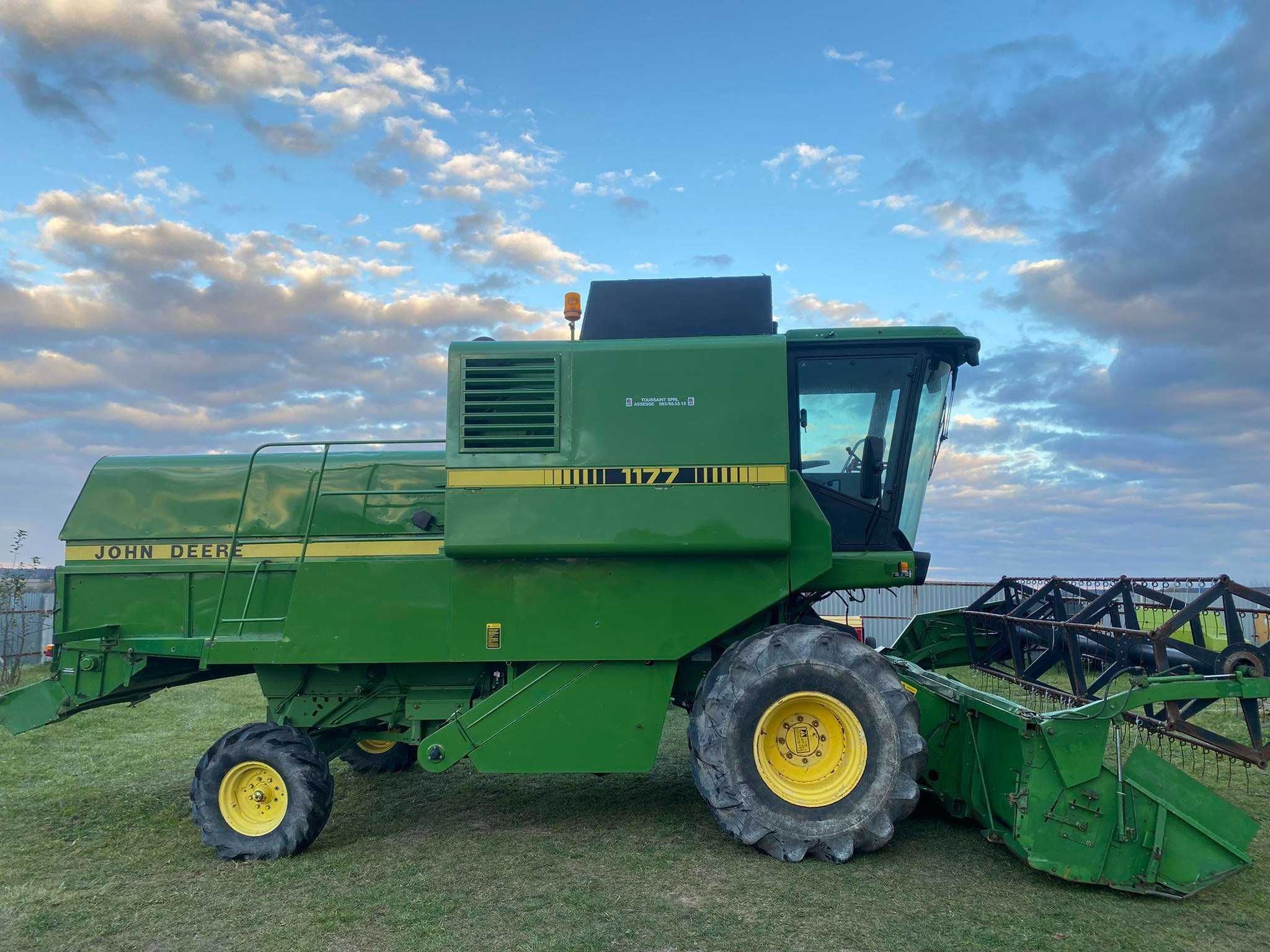 Комбайн Зернозбиральний JOHN DEERE 1177 1990 жатка 4.2м Супер Стан