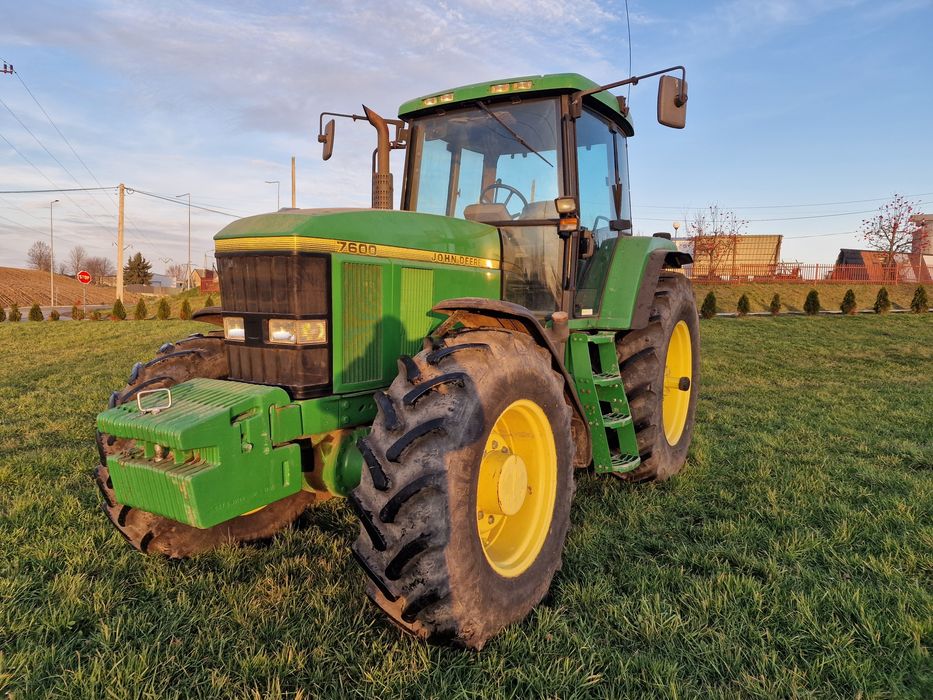 Traktor John Deere 7600 bardzo dobrym stanie