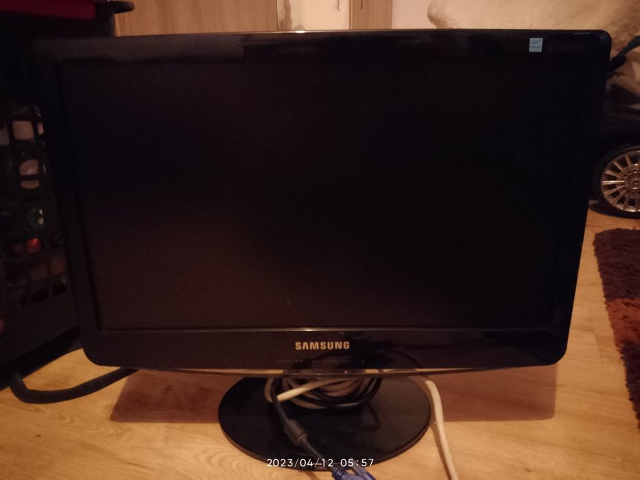 Monitor LCD 19 cali Samsung 3 sztuki.