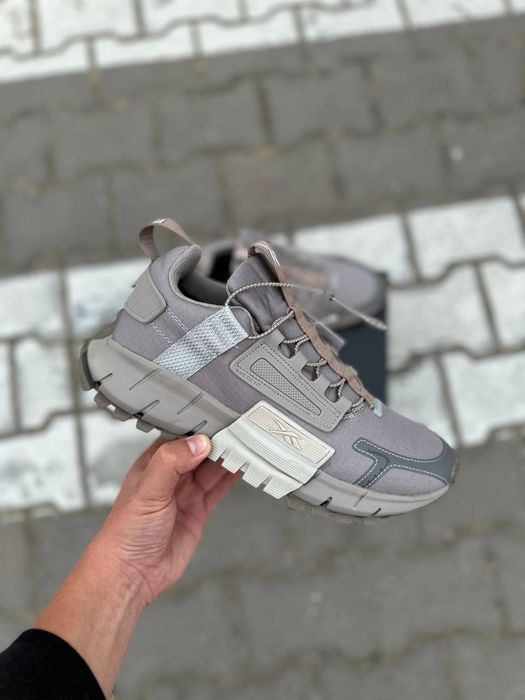 Кросівки чоловічі Reebok Zig Kinetica Beige Fur та High Black Fur 44р