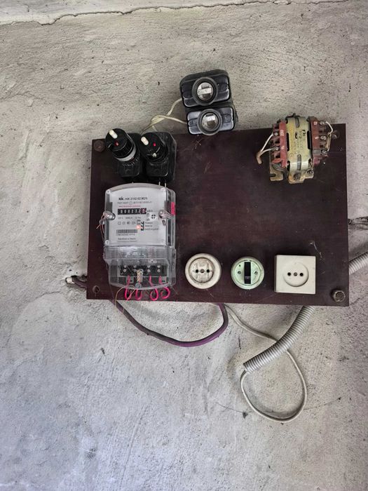 Продам гараж на Югоке( Матреновка) 1900 $+100$ долг,можна на виплату