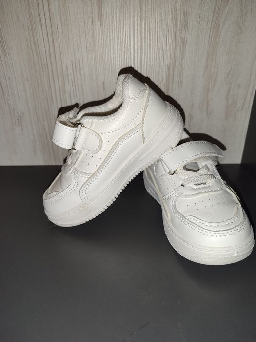 Кросівки дитячі 21 р