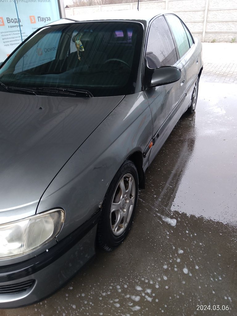 Opel Omega B 2.5