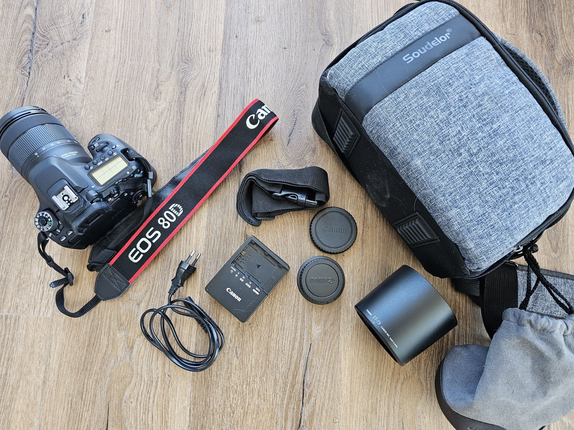 Дзеркальний фотоапарат Canon EOS 80D kit (18-135mm))