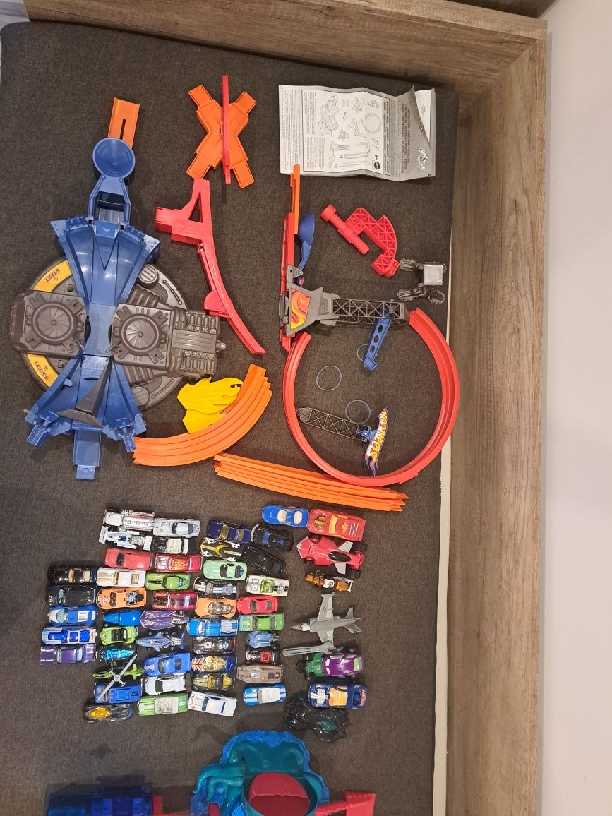 HOT WHEELS - Super Zestaw Torów, Auta i Pudełko Kolekcjonerskie