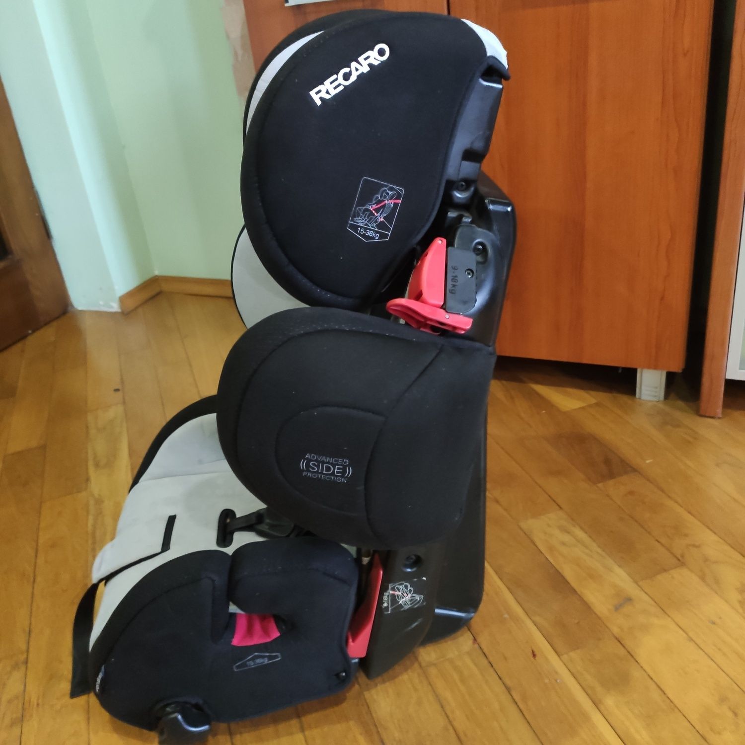 Автокрісло RECARO Young Sport HERO
Автокрісло RECARO Young Sport HERO