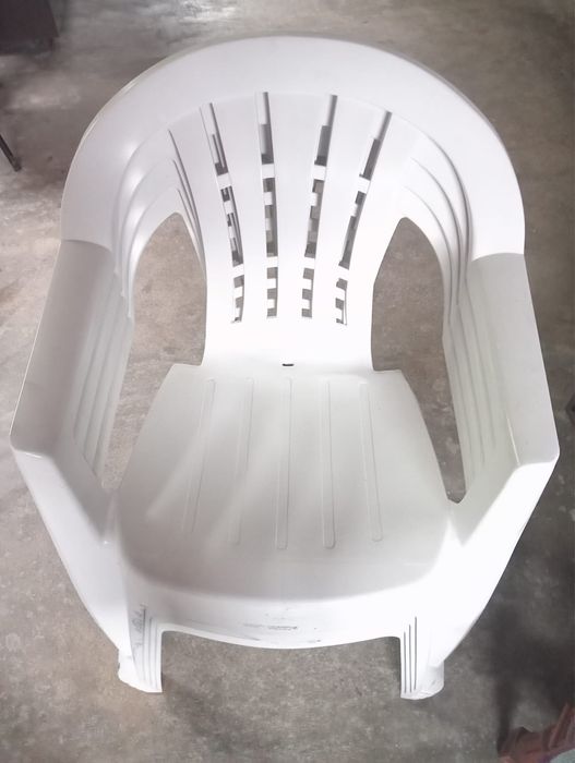 Cadeiras Brancas