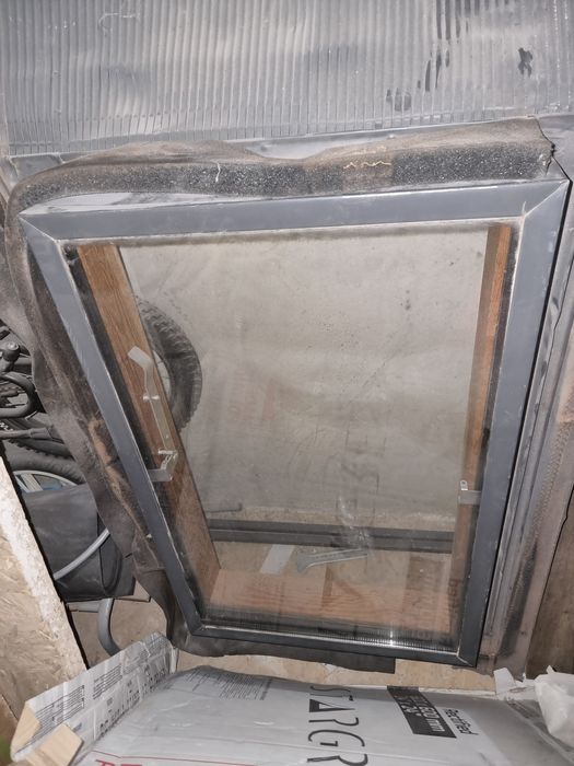 Wyłaz dachowy używany