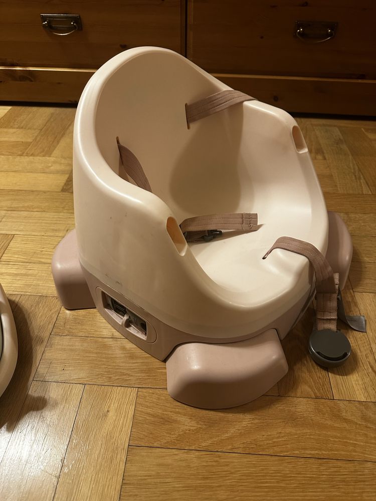 Krzeselko mamas & papas z tacką edukacyjną