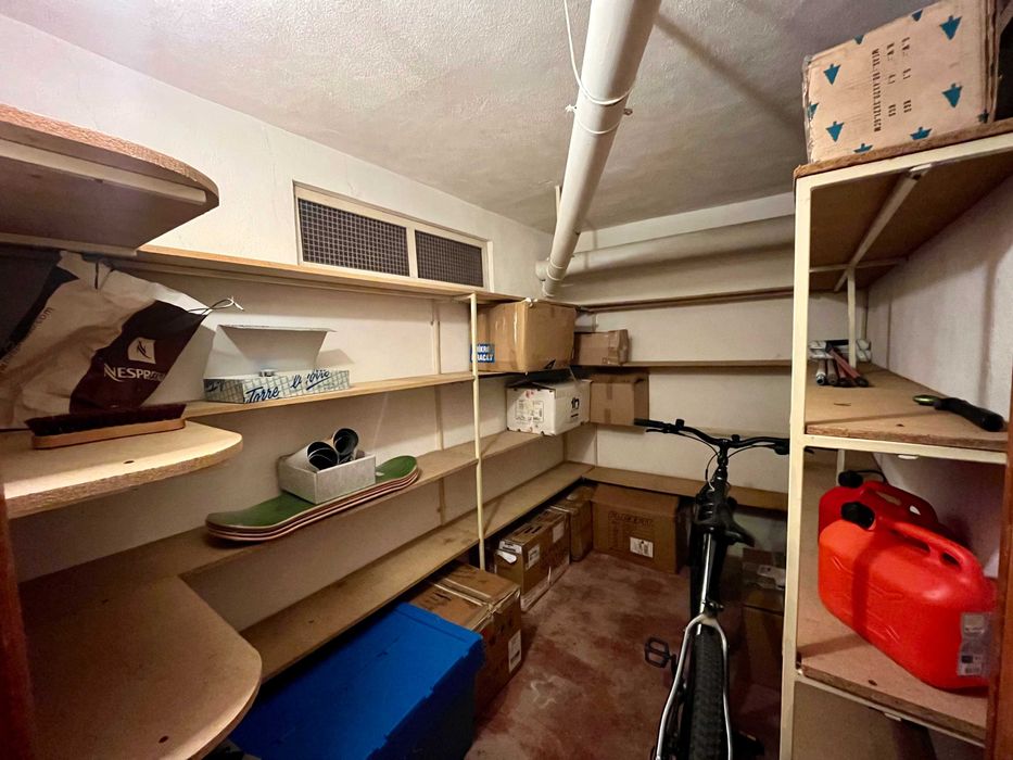 Apartamento T2+ sotão à venda na Rua Eça de Queiroz, Estoril