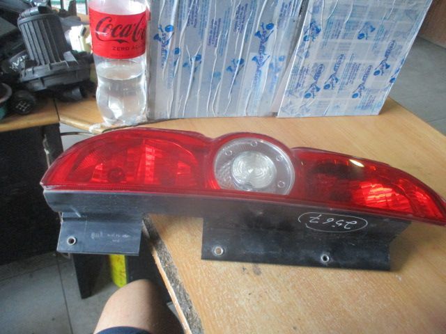 Farol Tras 02038099900010 FIAT DOBLO CARGO 2014 1.3 JTD 90CV 5P BRANCO ESQ Makp FIAT DOBLO 2013 1.3 D MULTIJET 90CV 4P BRANCO ESQ MAKP