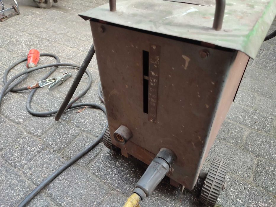 Spawarka transformatorowa sprawna .