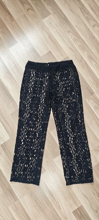 Spodnie ażurowe z koronki (M)