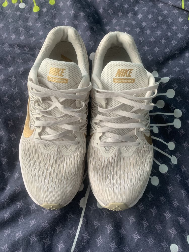 Кросівки Nike 40,5