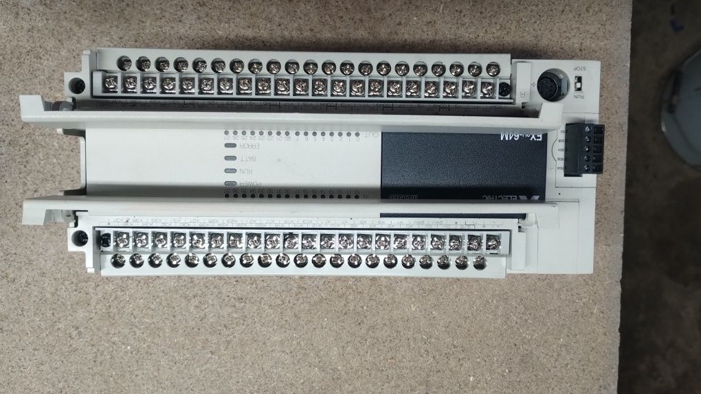 PLC Mitsubishi fx3u-64m