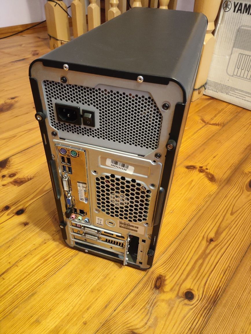 Sprzedam komputer wraz z monitorem