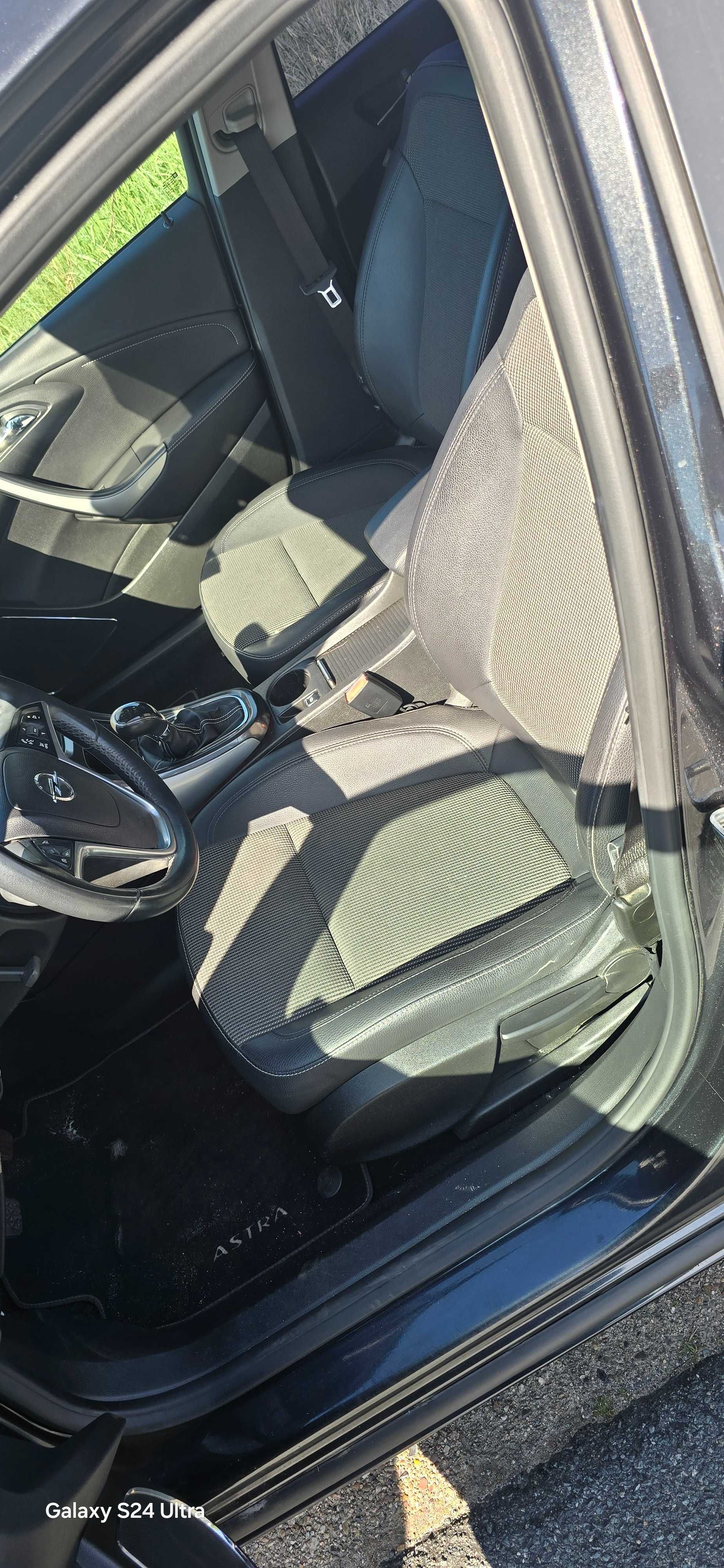 Opel astra j 2.0cdti 160km navi klima xenon alu  zadbana 2012