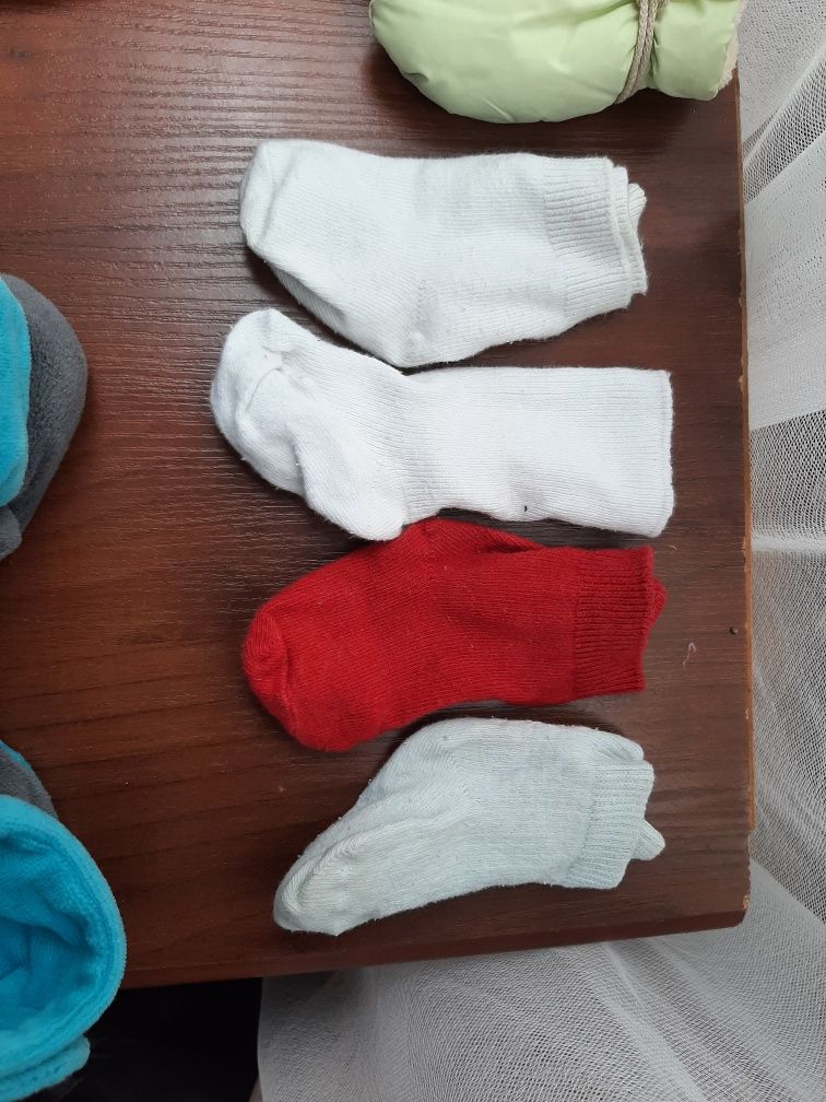 Набір: Пінетки, шкарпетки, царапки для новонародженого 1 міс - 6 міс